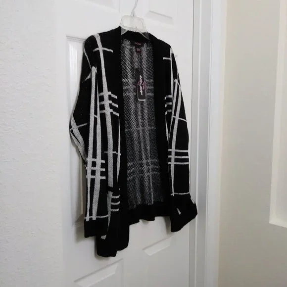 Soft Large Black White Cardigan Sweater - Picture 5 of 15